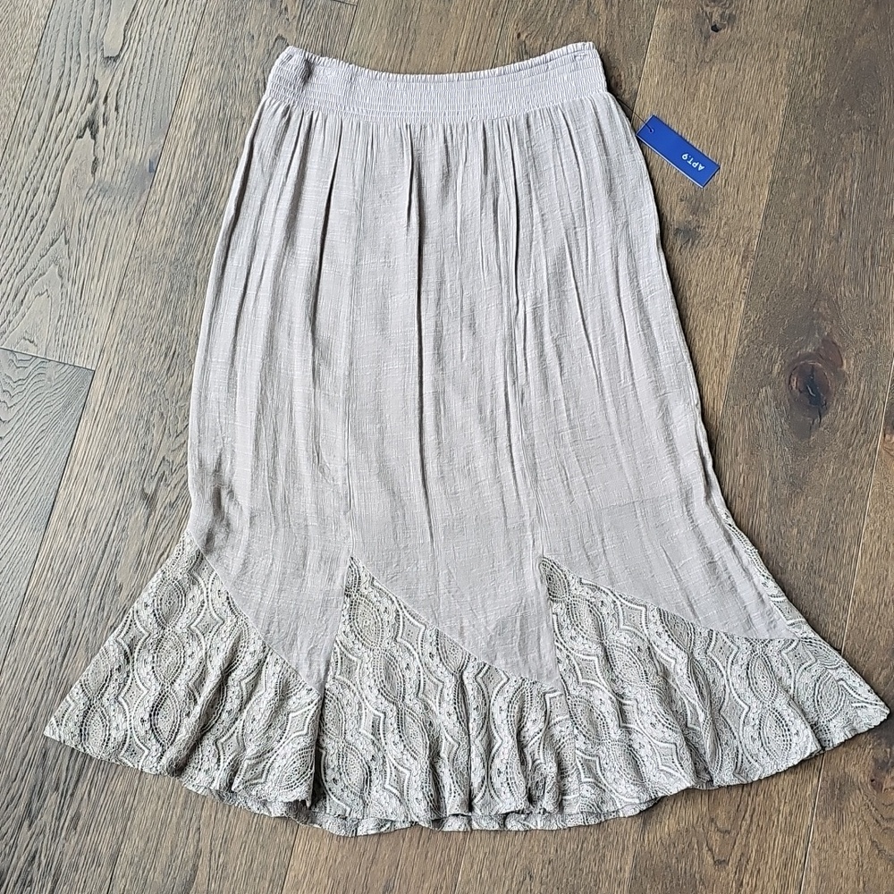 Apt. 9 Taupe Lace Hem Midi Skirt NWT Women’s Size Small Boho Flowy